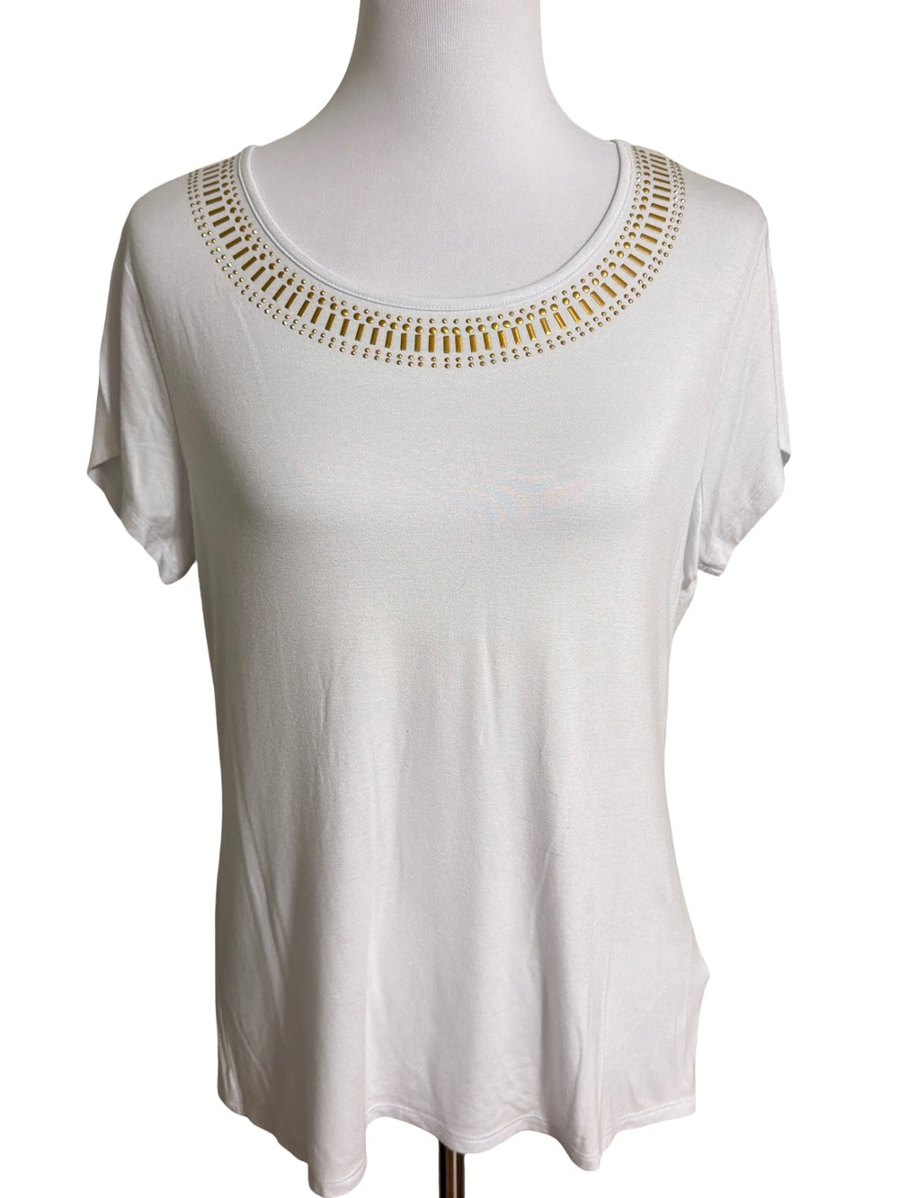 Jaclyn Smith White Short Sleeve Top with Gold Trim